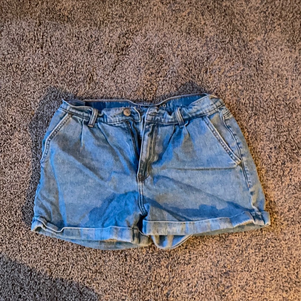 American Eagle Mom Short